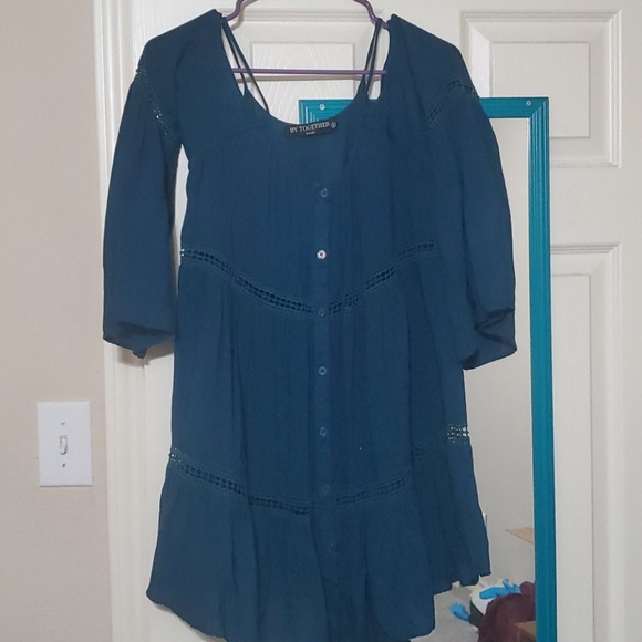 Dress - Picture 3 of 4